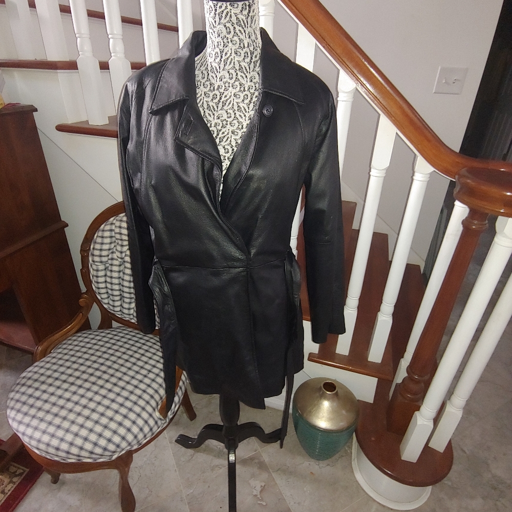 Gino quality leather trench extra lining size small